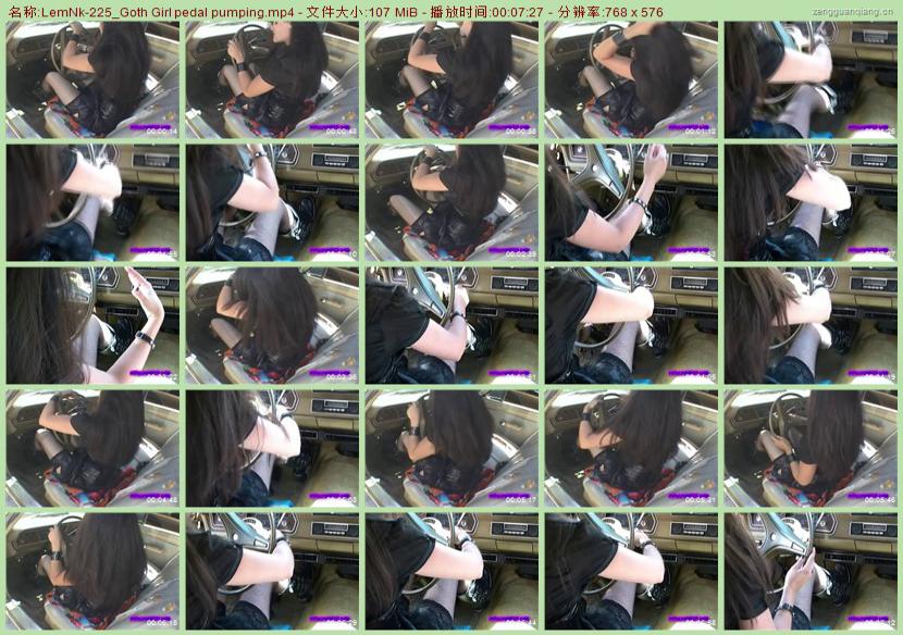LemNk-225_Goth Girl pedal pumping